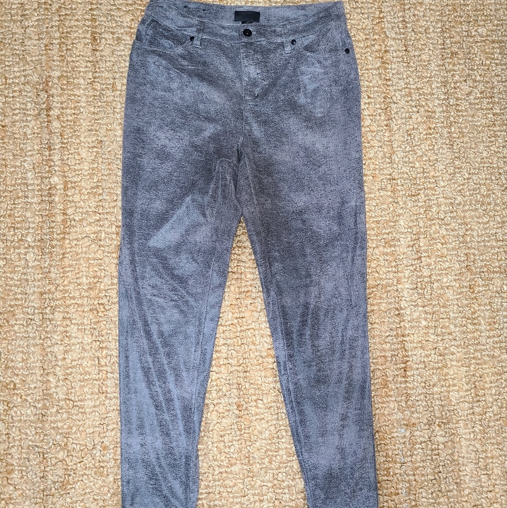 Eric soft Gray Size 6 Pants, worn with no major flaws